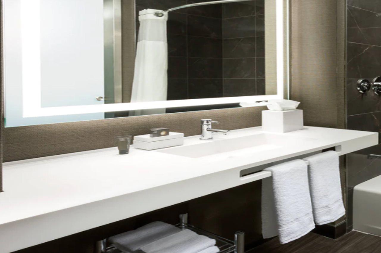 Ac Hotel By Marriott New York Times Square Екстер'єр фото
