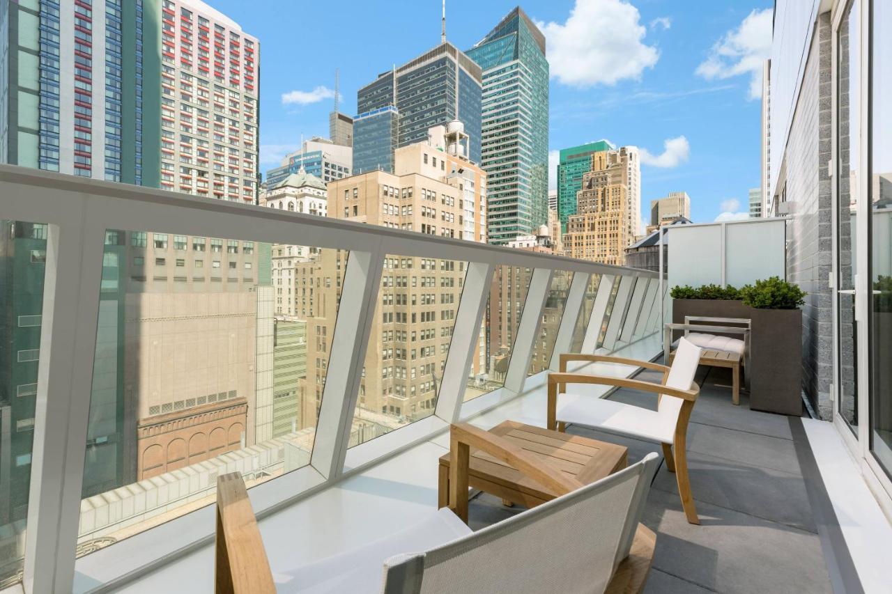 Ac Hotel By Marriott New York Times Square Екстер'єр фото