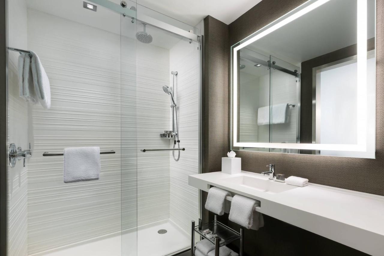 Ac Hotel By Marriott New York Times Square Екстер'єр фото