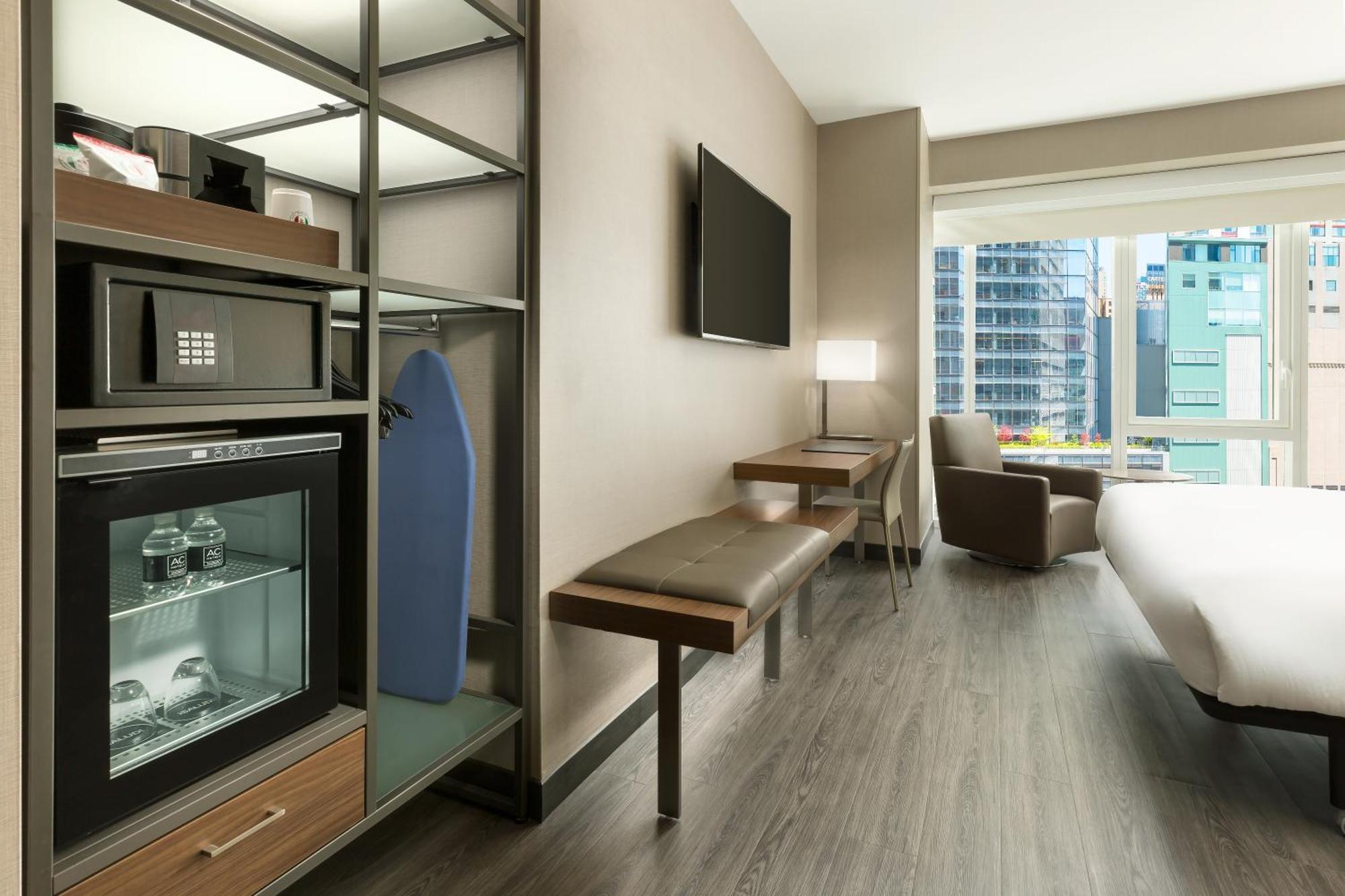 Ac Hotel By Marriott New York Times Square Екстер'єр фото