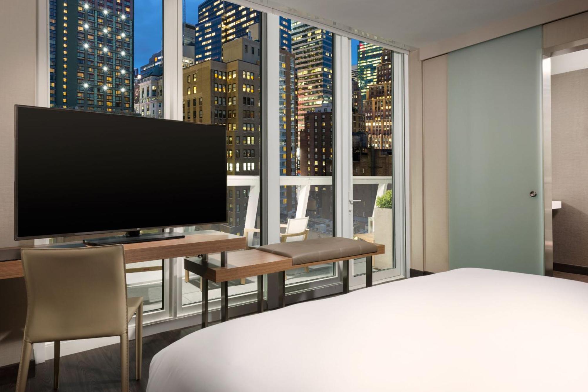 Ac Hotel By Marriott New York Times Square Екстер'єр фото